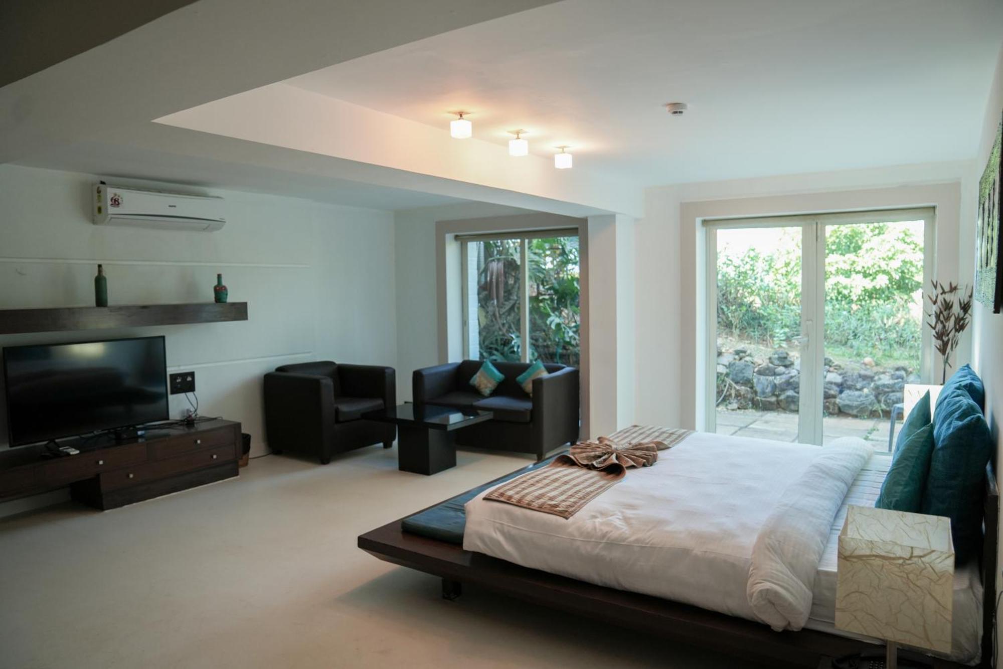 Regenta Beach House Resort, Goa Бенаулим Екстериор снимка