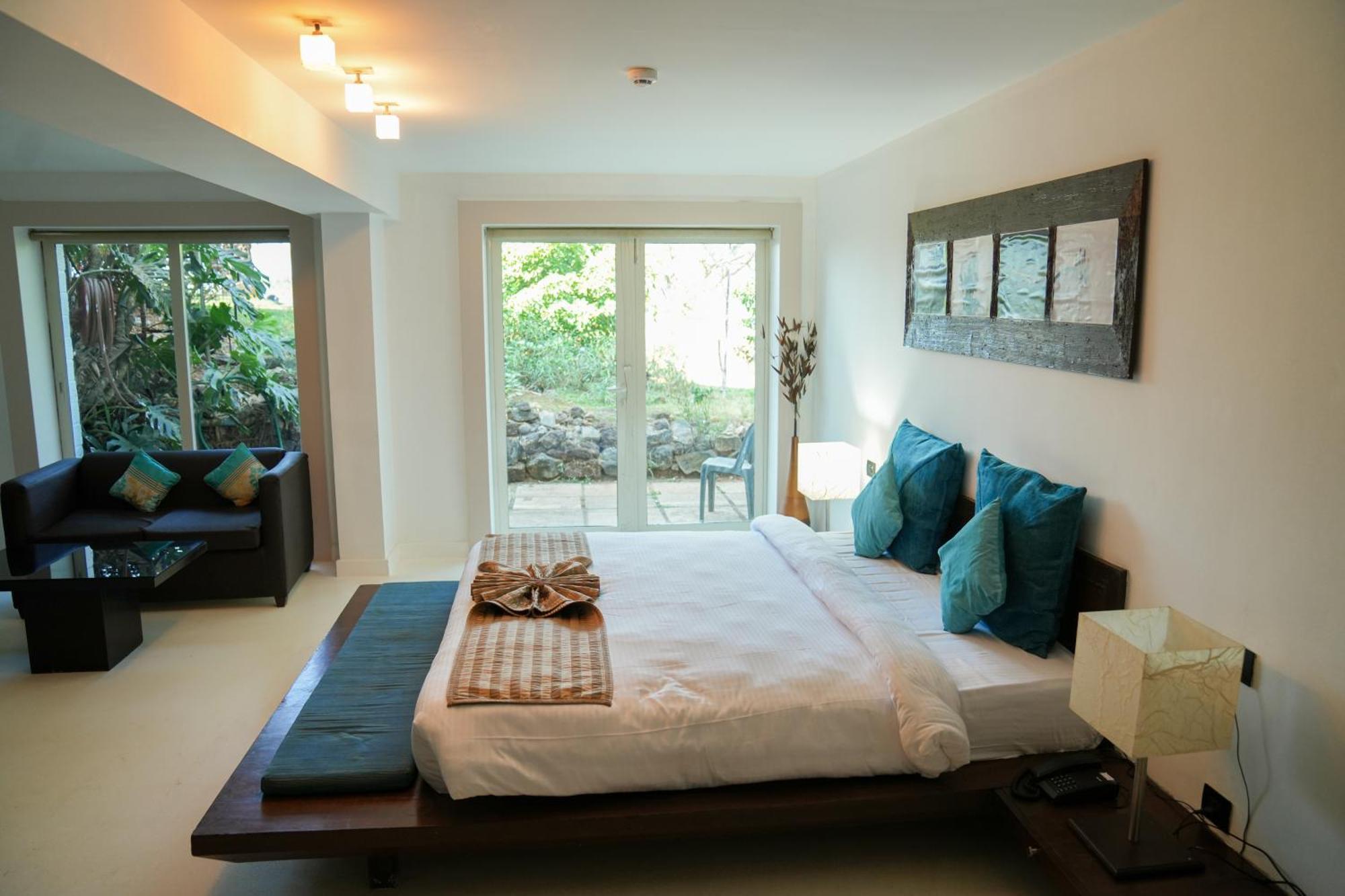 Regenta Beach House Resort, Goa Бенаулим Екстериор снимка