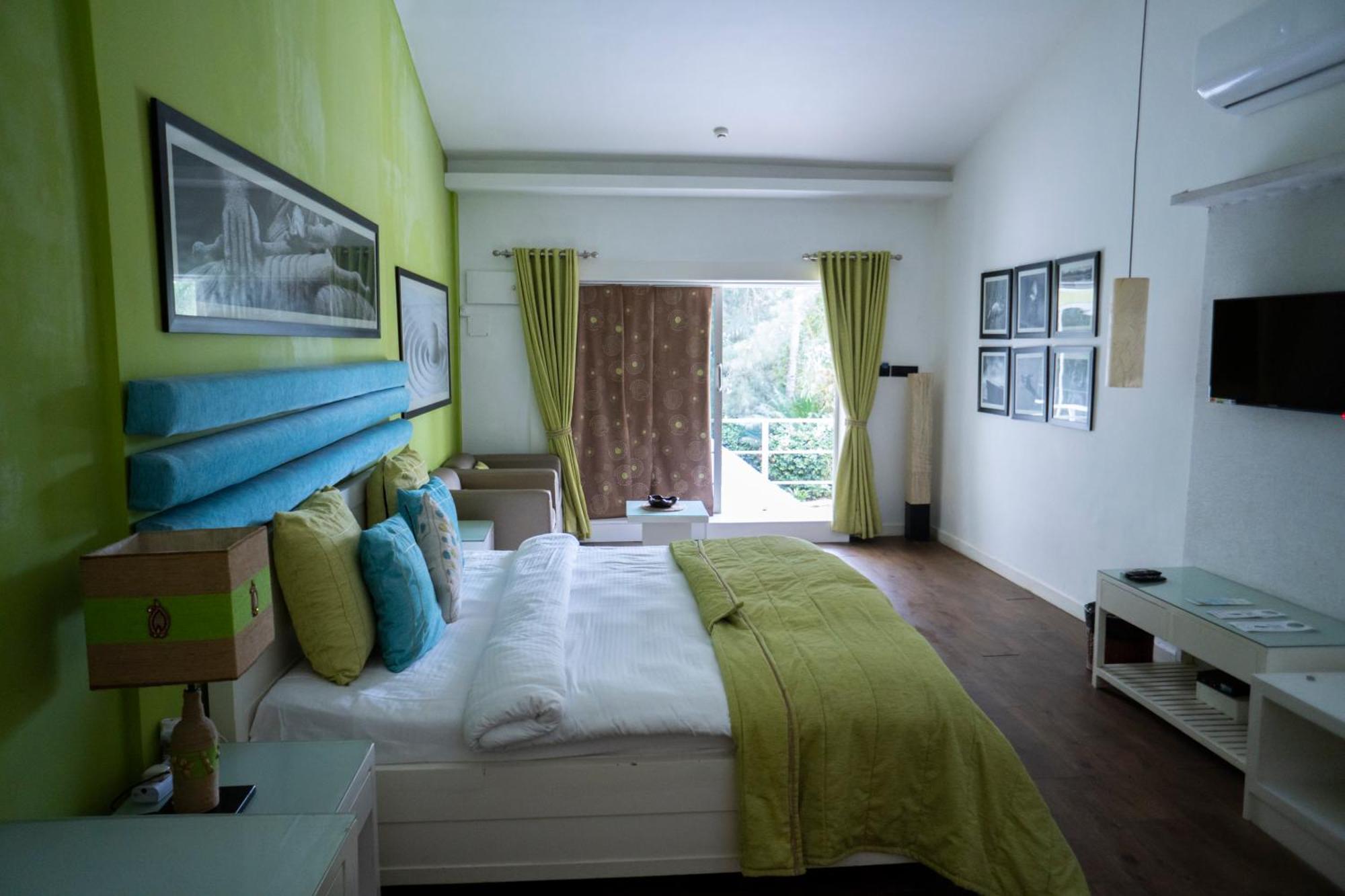 Regenta Beach House Resort, Goa Бенаулим Екстериор снимка