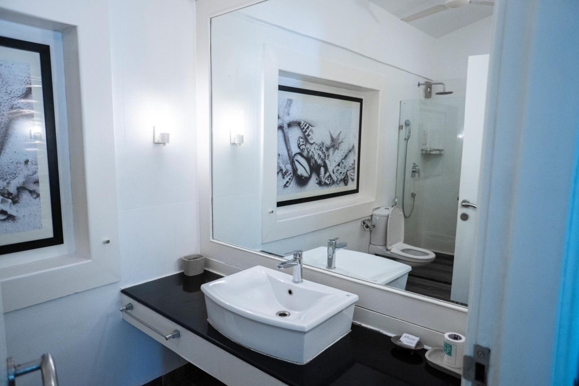 Regenta Beach House Resort, Goa Бенаулим Екстериор снимка