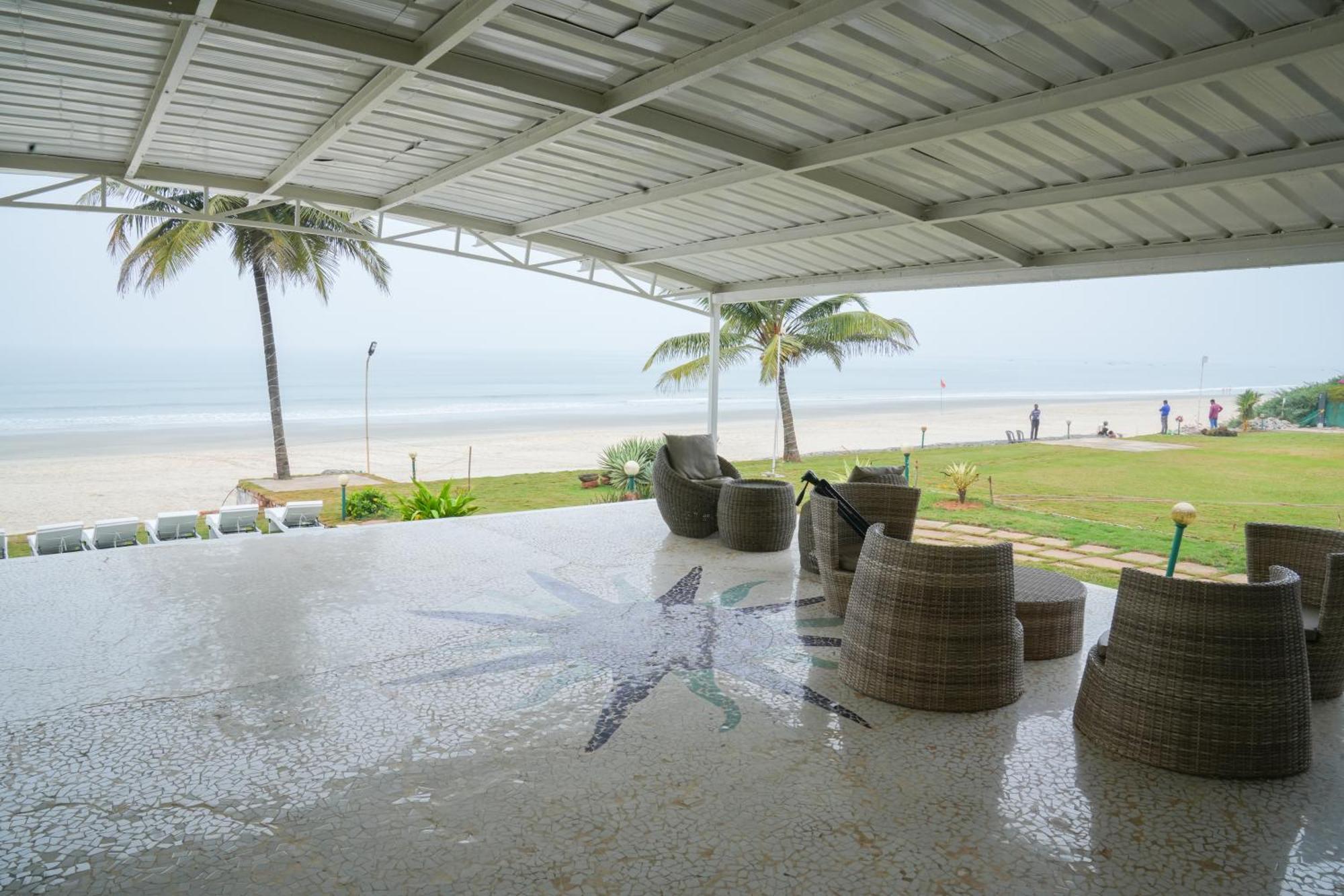Regenta Beach House Resort, Goa Бенаулим Екстериор снимка