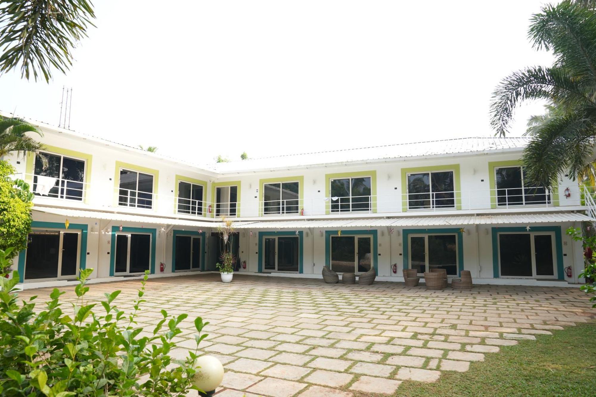 Regenta Beach House Resort, Goa Бенаулим Екстериор снимка