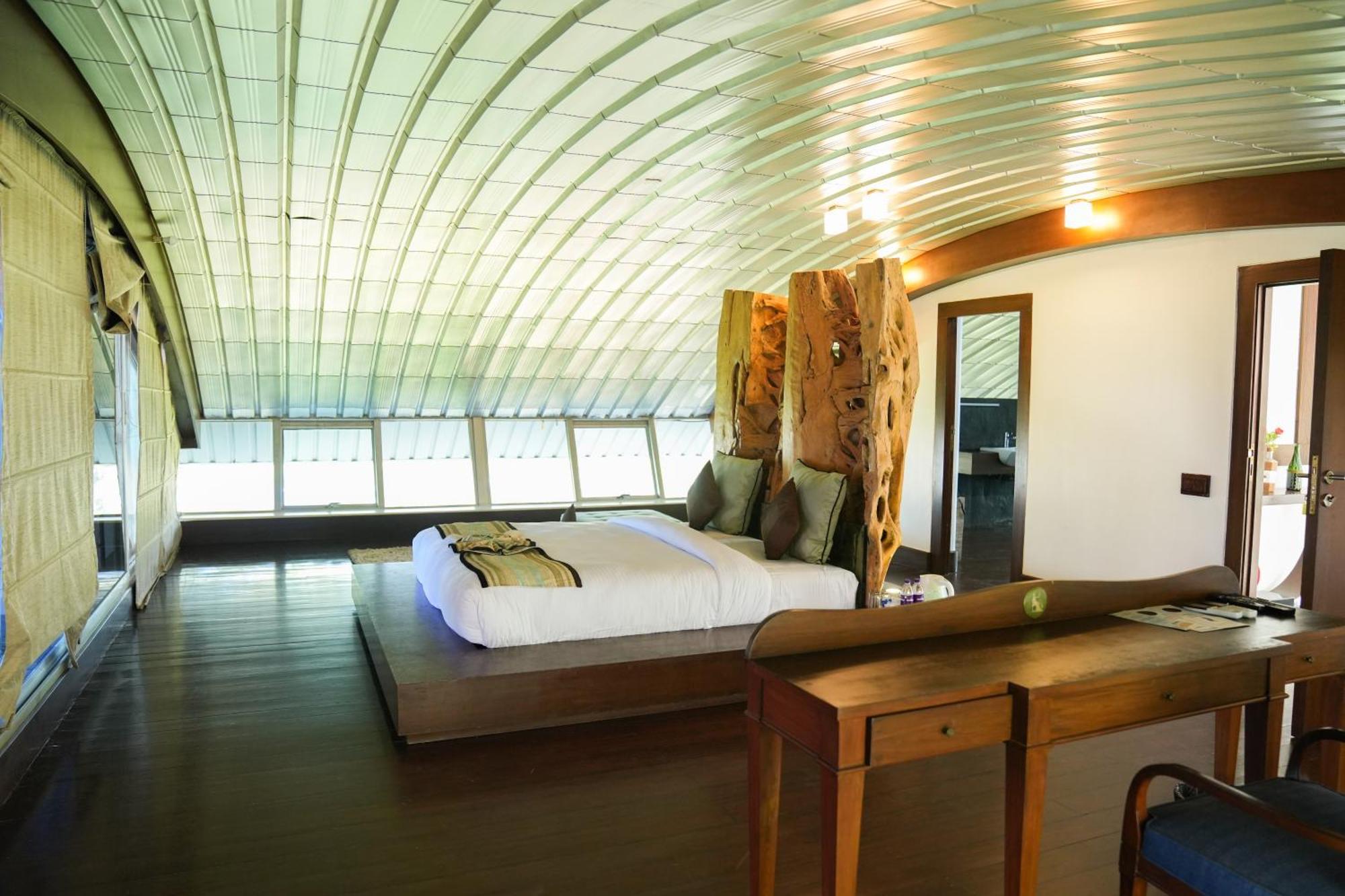 Regenta Beach House Resort, Goa Бенаулим Екстериор снимка