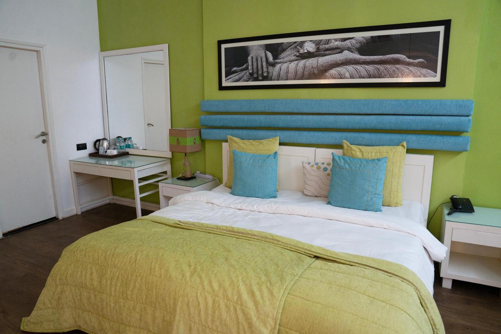 Regenta Beach House Resort, Goa Бенаулим Екстериор снимка